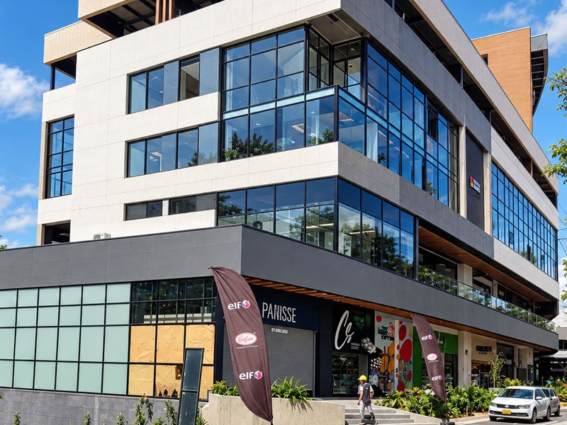 Proyecto Cerritos Mall en Pereira, Risaralda: ventanería, fachada y vidrio templado instalados por Crealum, foto 2